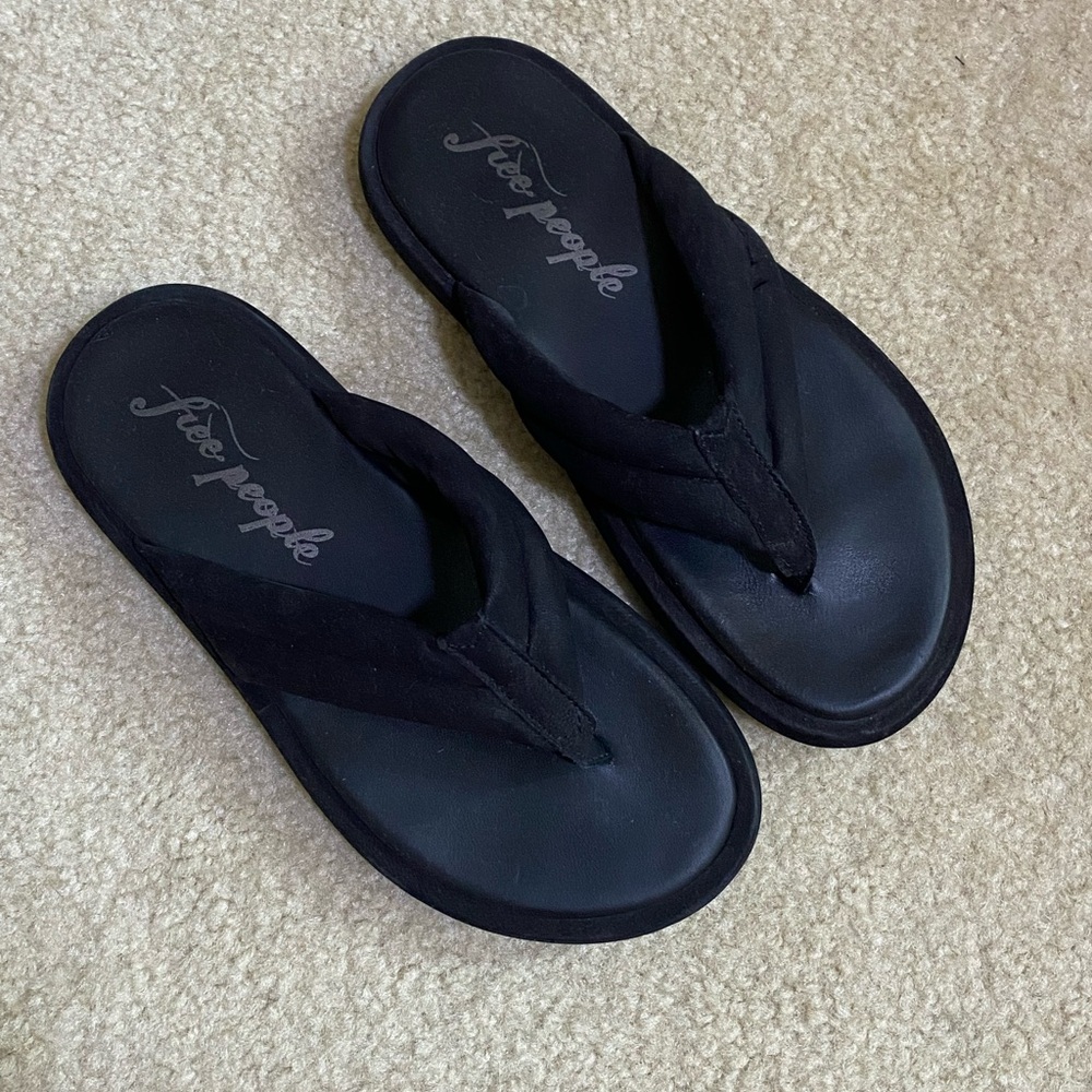 Free People Black Foam Thong Sandals - Picture 1 of 4